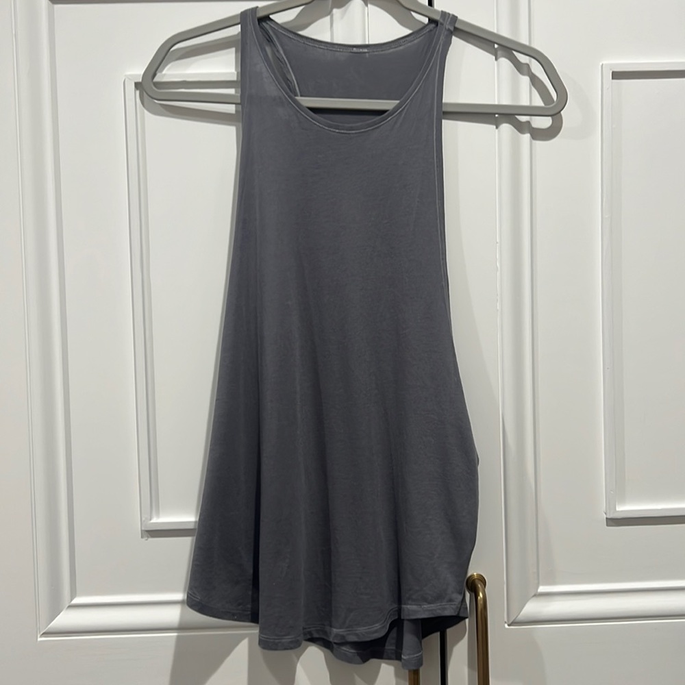 Lululemon grey muscle tank size 6